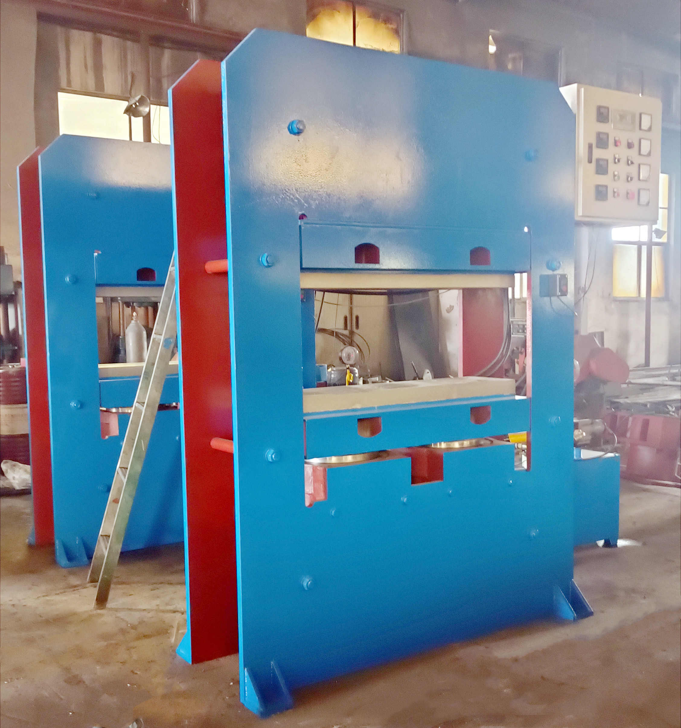 200噸平板硫化機(jī) 金剛石繩專用硫化機(jī)